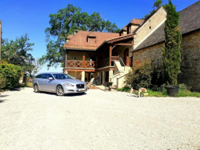 18thcentury house with exterior swimming pool, sleeps up to 13 people, Dordogne-Lot area, WEEKLY RENTAL ONLY Saturday to Saturday, Concorès